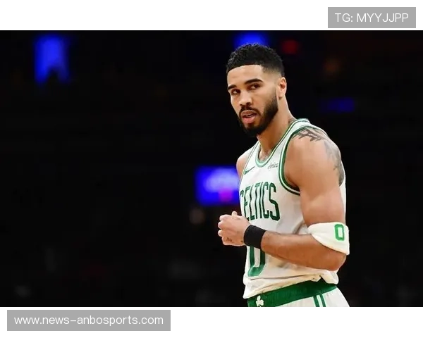 https://news-anbosports.com/塔图姆关键球引发争议凯尔特人更衣室真实声音曝光